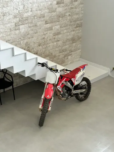 CRF 250r muito boa