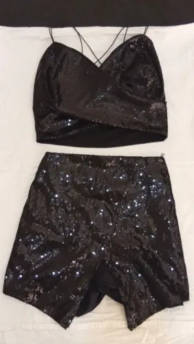 Conjunto paetê - cropped transpassado + short saia