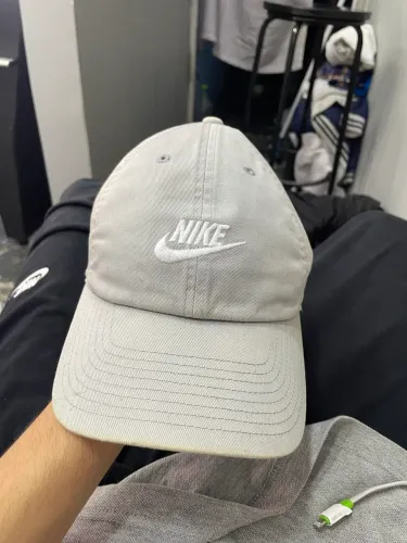 bone nike club cinza