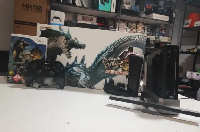 Vídeo Game Wii Edição Monster Hunter 3, com 2x controles, aceito cartão