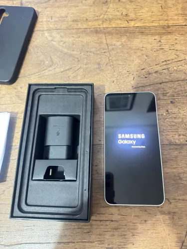 Samsung Galaxy S24+ completo com acessórios originais, caixa e nota fiscal. 512GB