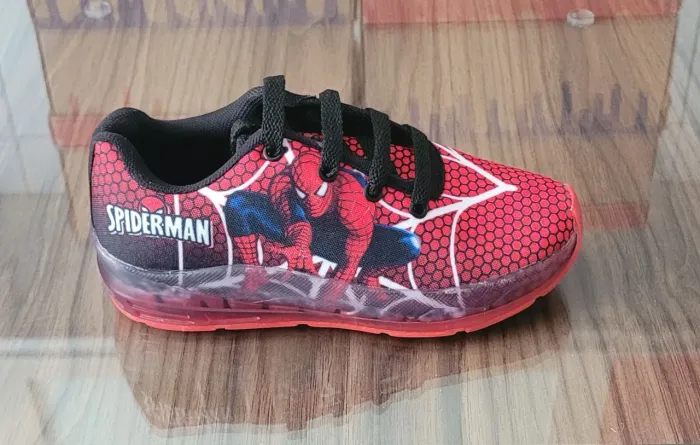 Tenis infantil Homem aranha 