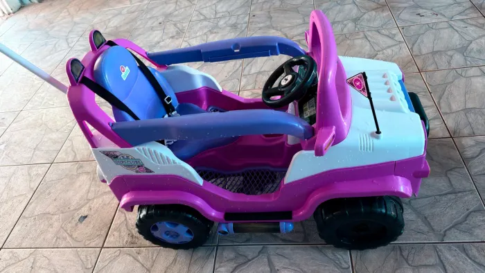 Vendo carro infantil Diipi Rosa da Calesita! ? Em perfeito estado