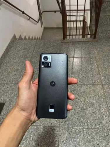 Vendo celular Edge30 neo 