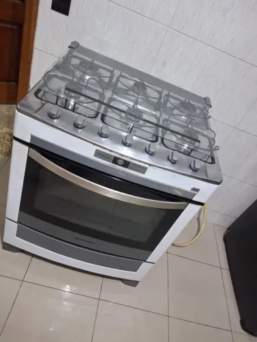 vendo fogão brastemp 6 bocas, seminovo com poucas marcas de uso