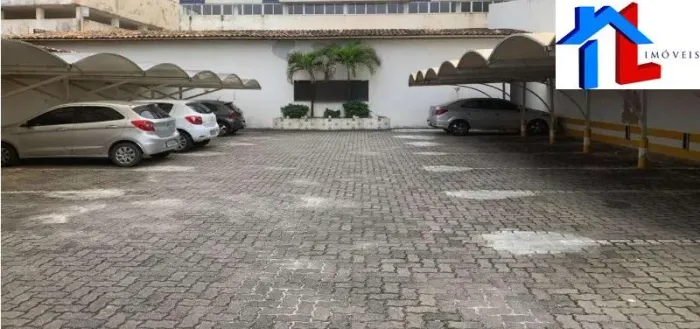 Alugo Galpão de 400m², com 2 Banheiros, em Terreno Murado de 700m², no Costa Azul. Estacio