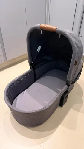 Carrinho de bebê com kit completo