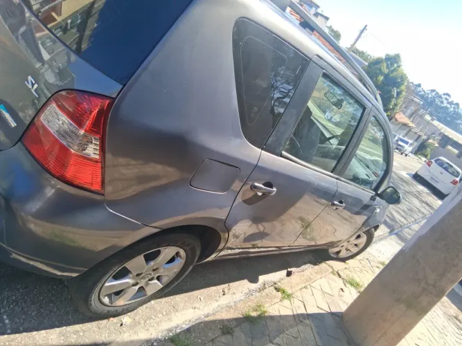Nissan Livina SL 1.8 16V Flex Fuel Aut. 2012