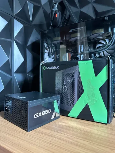 Fonte GameMax 850W 80 Plus Gold