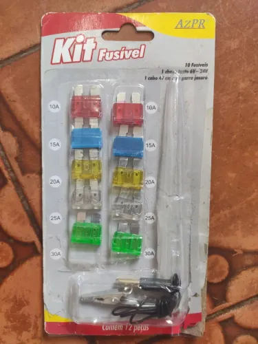 Kit com 10 fusíveis para carro 