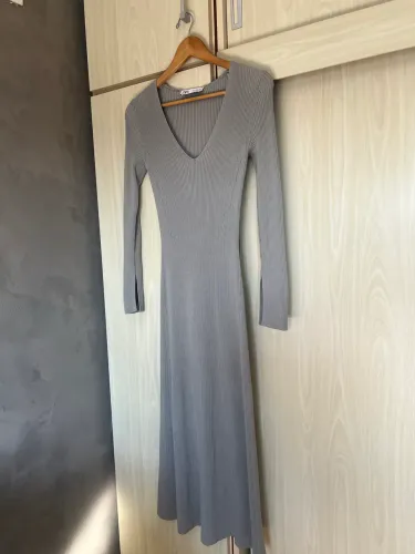 Vestido canelado Zara