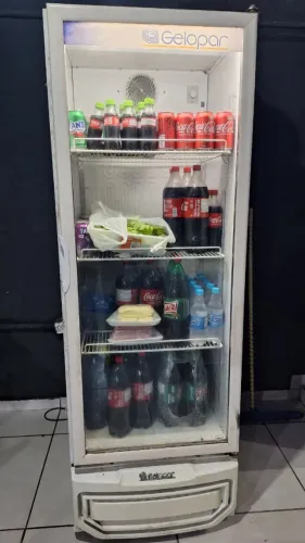 3. Freezer Expositor GPTU-40 220V Gelopar