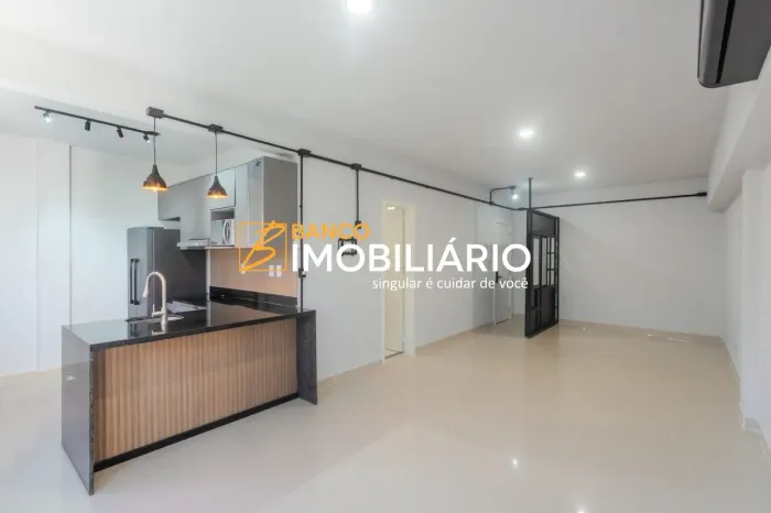 Excelente studio semimobiliado, no bairro Moinhos de Vento em Porto Alegre.