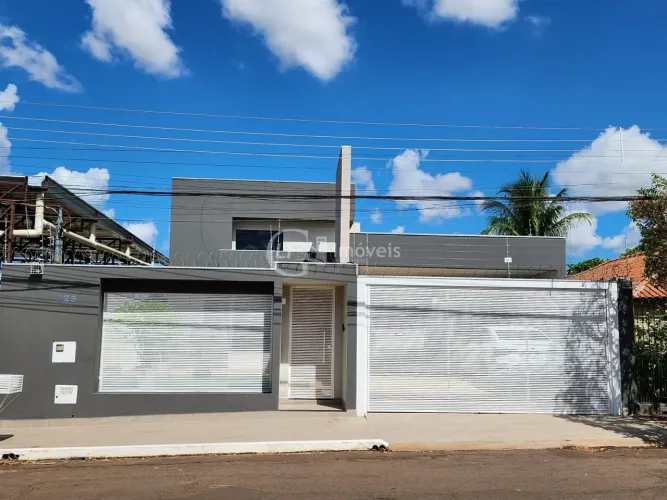 Casa à venda em Campo Grande-MS, bairro Amambaí: 3 quartos, 2 suítes, 3 salas, 2 banheiros
