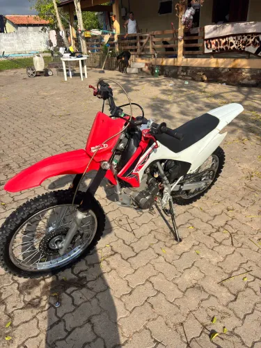 Moto de trilha xr200