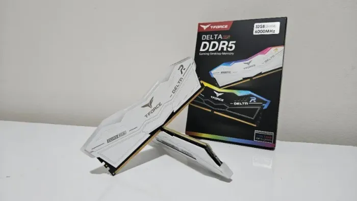Memória RAM T-Force Delta RGB DDR5 32GB (2x16GB) 6000MHz CL30 Branca