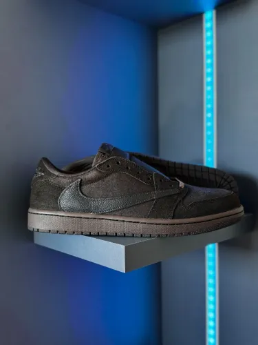Air Jordan 1 Retro Low OG SP Travis Scott "Velvet Brown" - Tam 42 - Novo DS
