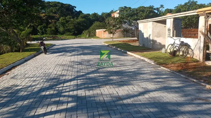 Terreno plano com 450 m², no bairro Recanto dos Paratis, em Barra de São João.