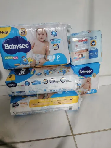 Fraldas descartáveis, me chama no WhatsApp *41