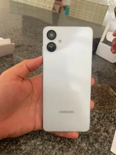 Celular Samsung A06 128 gigas 