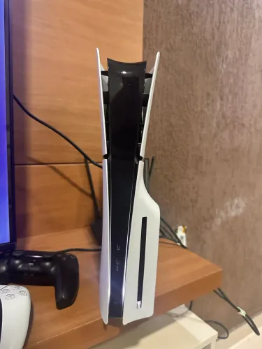PlayStation 5 Slim 1TB com Leitor + 2 Controles Originais