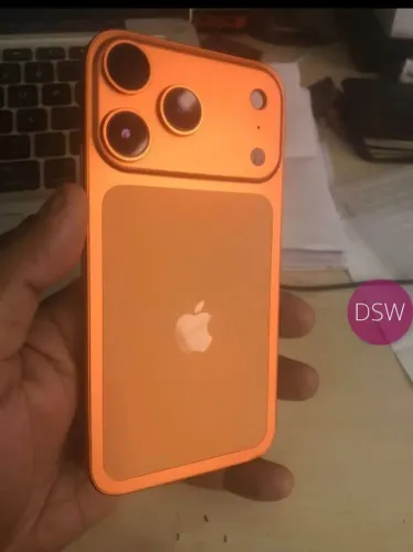 iPhone XR na carcaça do 17 pro 