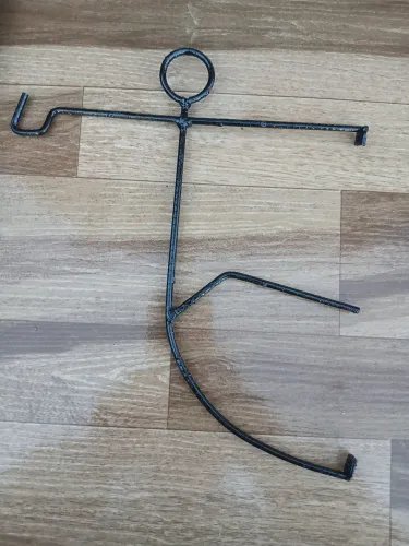 Boneco escalador, suporte para planta.