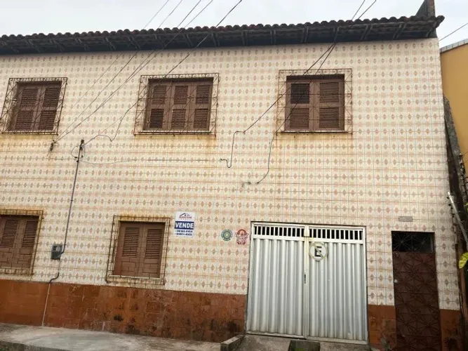 VENDO UMA CASA DUPLEX NO BAIRRO DA CAMBOA