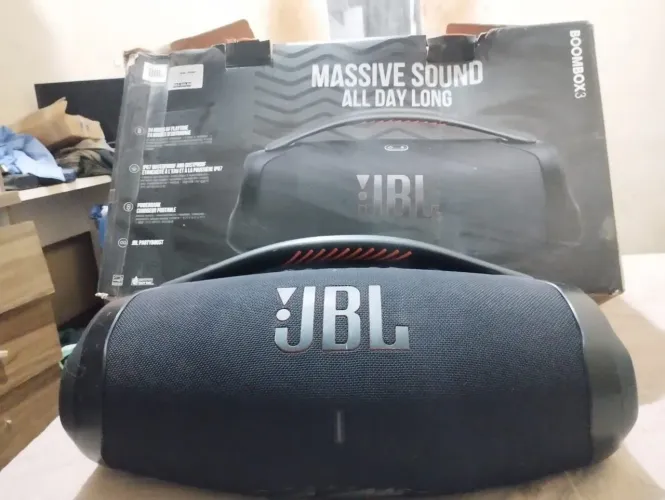 Caixa de som JBL boombox 3