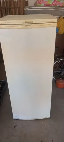 Vendo geladeira Eletrolux