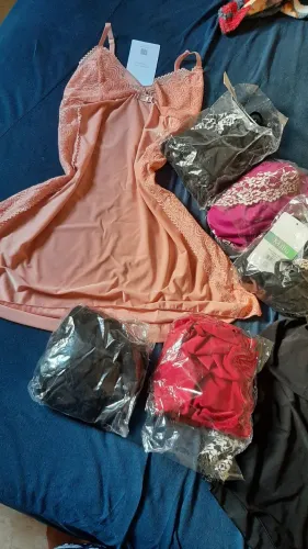 Lote de camisolas e shorts dolls novos na etiqueta 