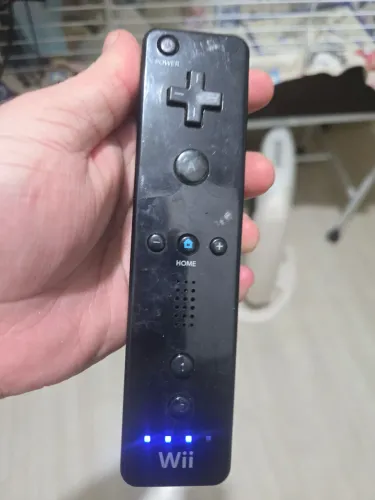 Controle de Nintendo Wii Preto <br>Está ligando mas não pude testá-lo no console.