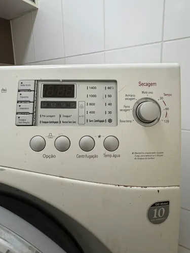 Máquina lava e seca roupas LG 10k