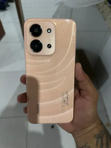 Celular uma única dona REALMI ROSE