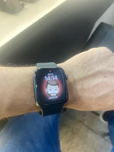 Vende se Apple Watch Series 5
