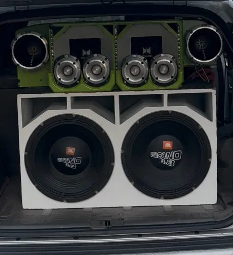 VENDO SOM AUTOMOTIVO