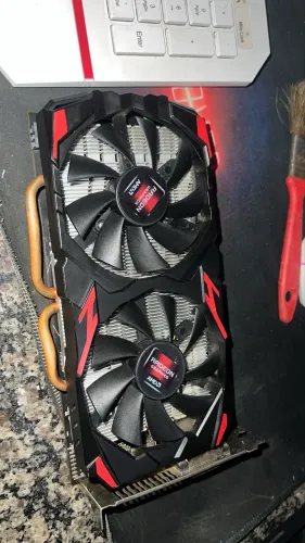 Placa de vídeo RX 550 8Gb vram (PRA RETIRADA DE PEÇAS)