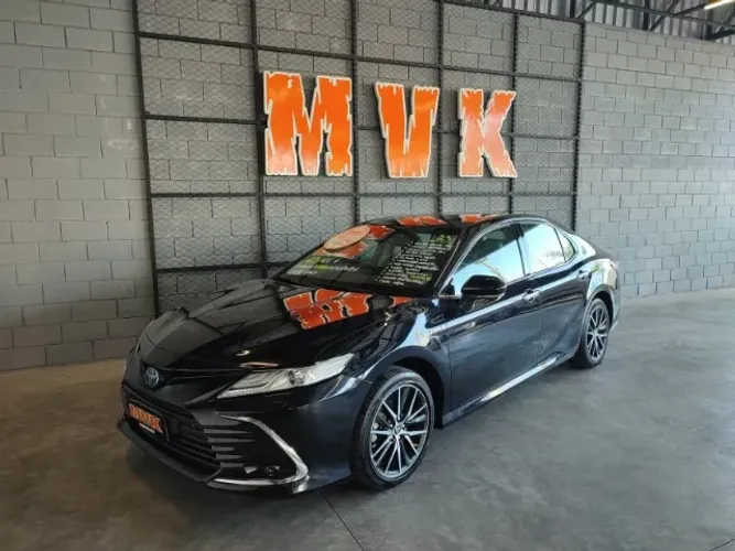 Toyota Camry XLE Hybrid 2.5 16V Aut. 2023