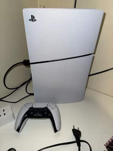 PS5 Mídia digital 825GB na garantia 
