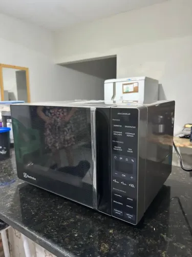 Micro-ondas Electrolux 23L Prata