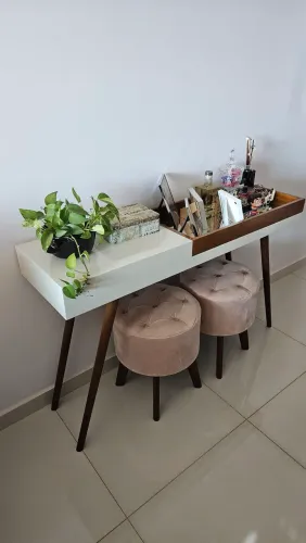 Aparador 1,20 x 0,35 com bandeja espelhada e duas banquetas lindas