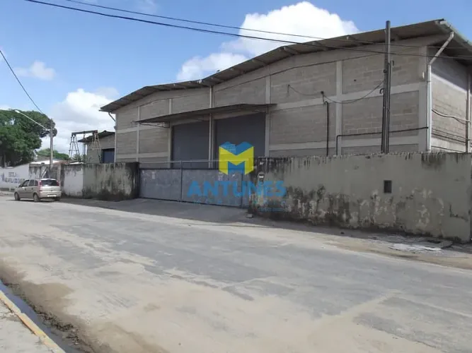 Alugue Galpão próximo ao Aeroporto, em Jardim Jordão com 700m²