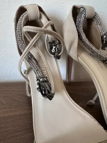 Sandália Carmen steffens