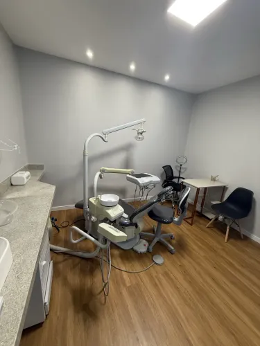 Vendo Cadeira Odontológica pouco usada