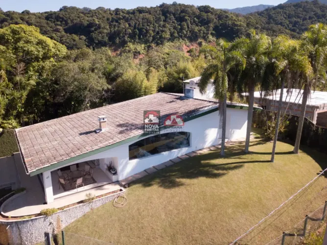 Venda á vista, financiamento e estuda proposta, também aceita financiar direto com proprie