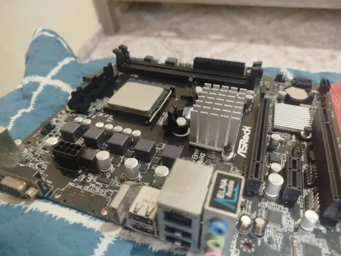 Placa mãe + processador 