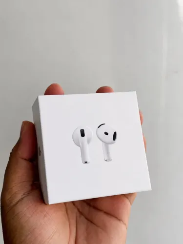 AirPods 4 aberto só para testes, garantia Apple. Sem cancelamento de ruído