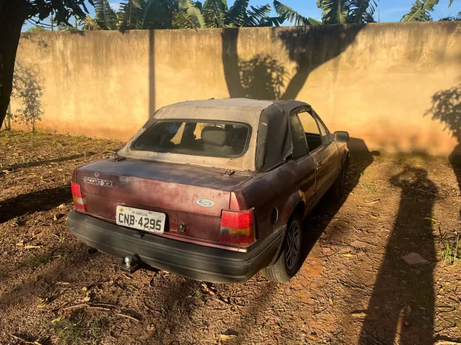 Ford Escort XR3 1.8 / 1.6 Conversível 1988