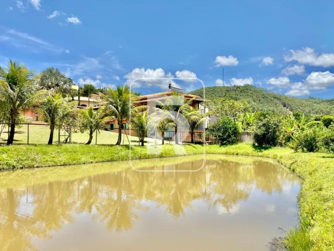 Chácara à venda, 3 quartos, 1 suíte, 2 vagas, Centro - Senhora de Oliveira/MG