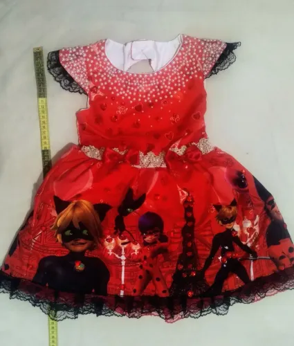 Super promoção apenas 43,00 Vestido infantil fantasia muito lindo rodadinho